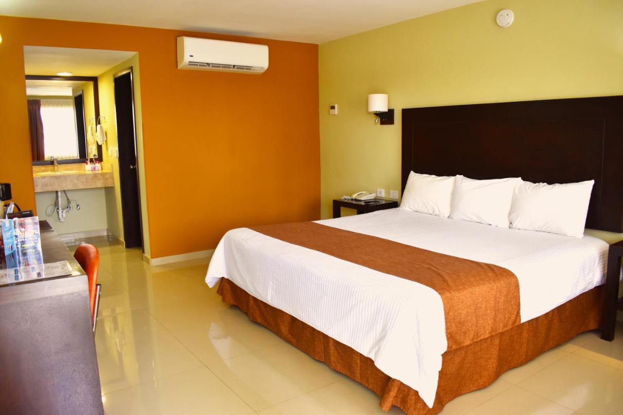 El Camino Hotel & Suites Heroica Caborca Екстериор снимка