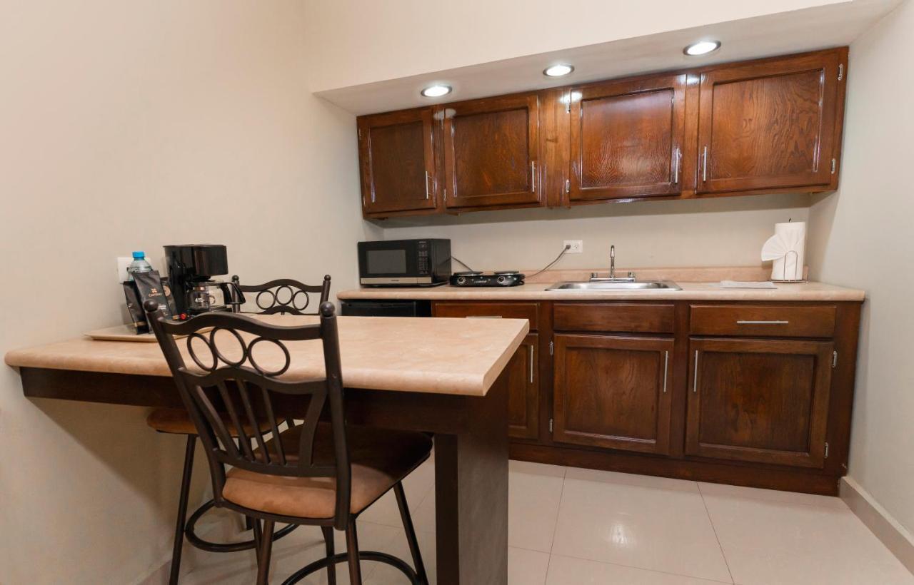 El Camino Hotel & Suites Heroica Caborca Екстериор снимка