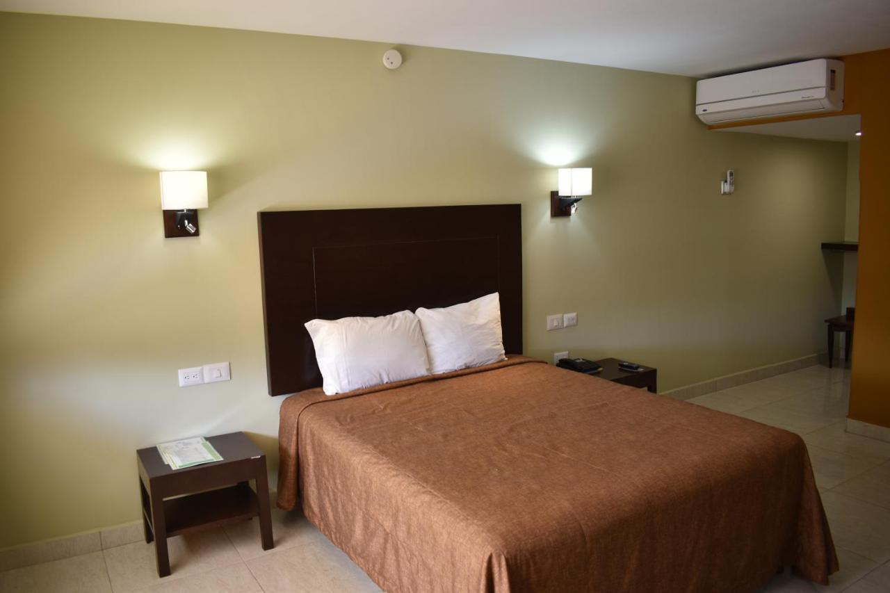 El Camino Hotel & Suites Heroica Caborca Екстериор снимка